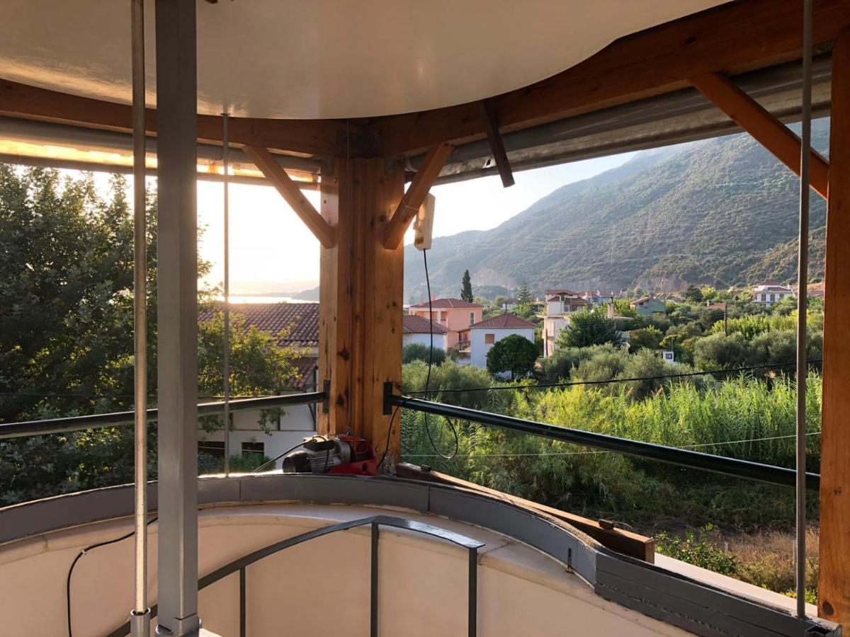 Steinturm Mit Dach-Terrasse Zwischen Fluss, Meer Und Gebirge- Spiti Pirgos Paralia Sergoulas Екстер'єр фото