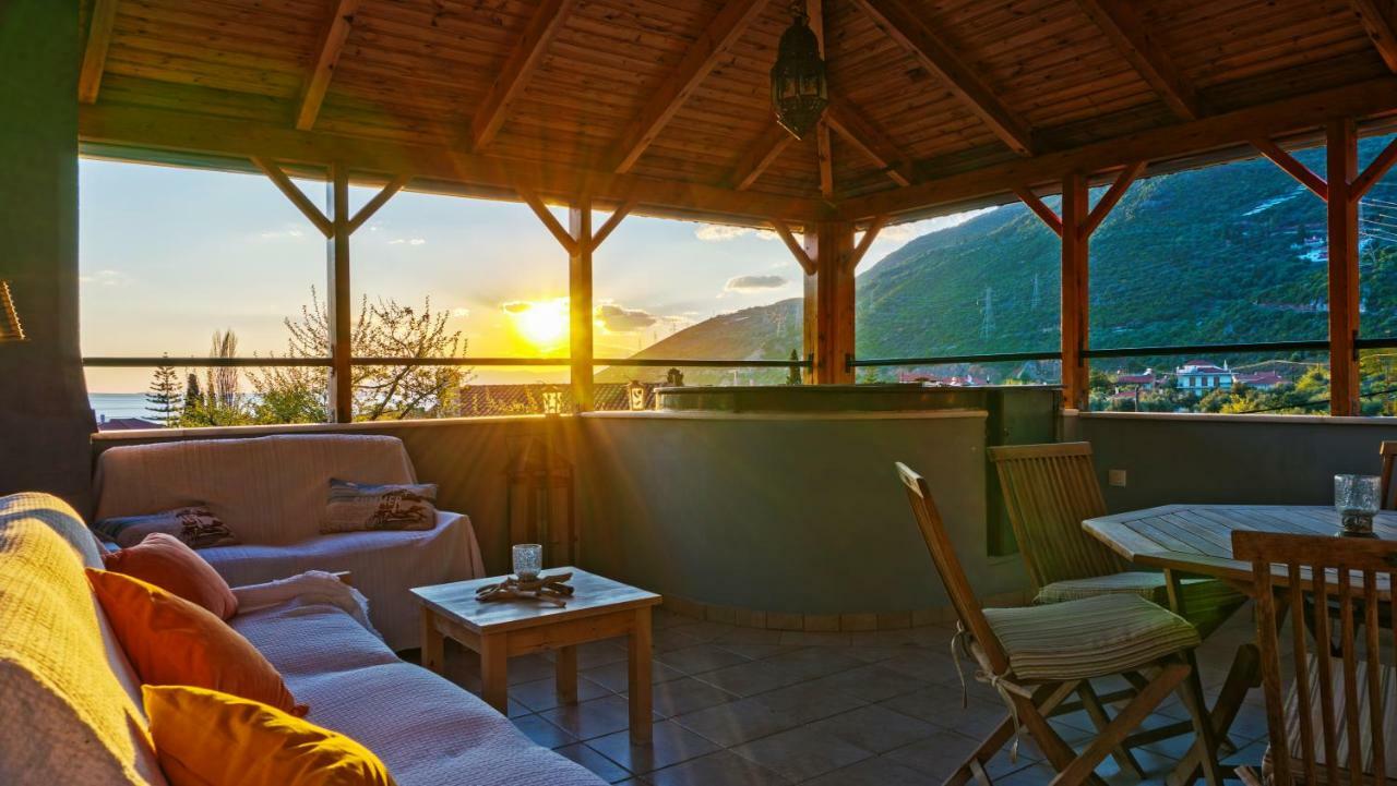 Steinturm Mit Dach-Terrasse Zwischen Fluss, Meer Und Gebirge- Spiti Pirgos Paralia Sergoulas Екстер'єр фото